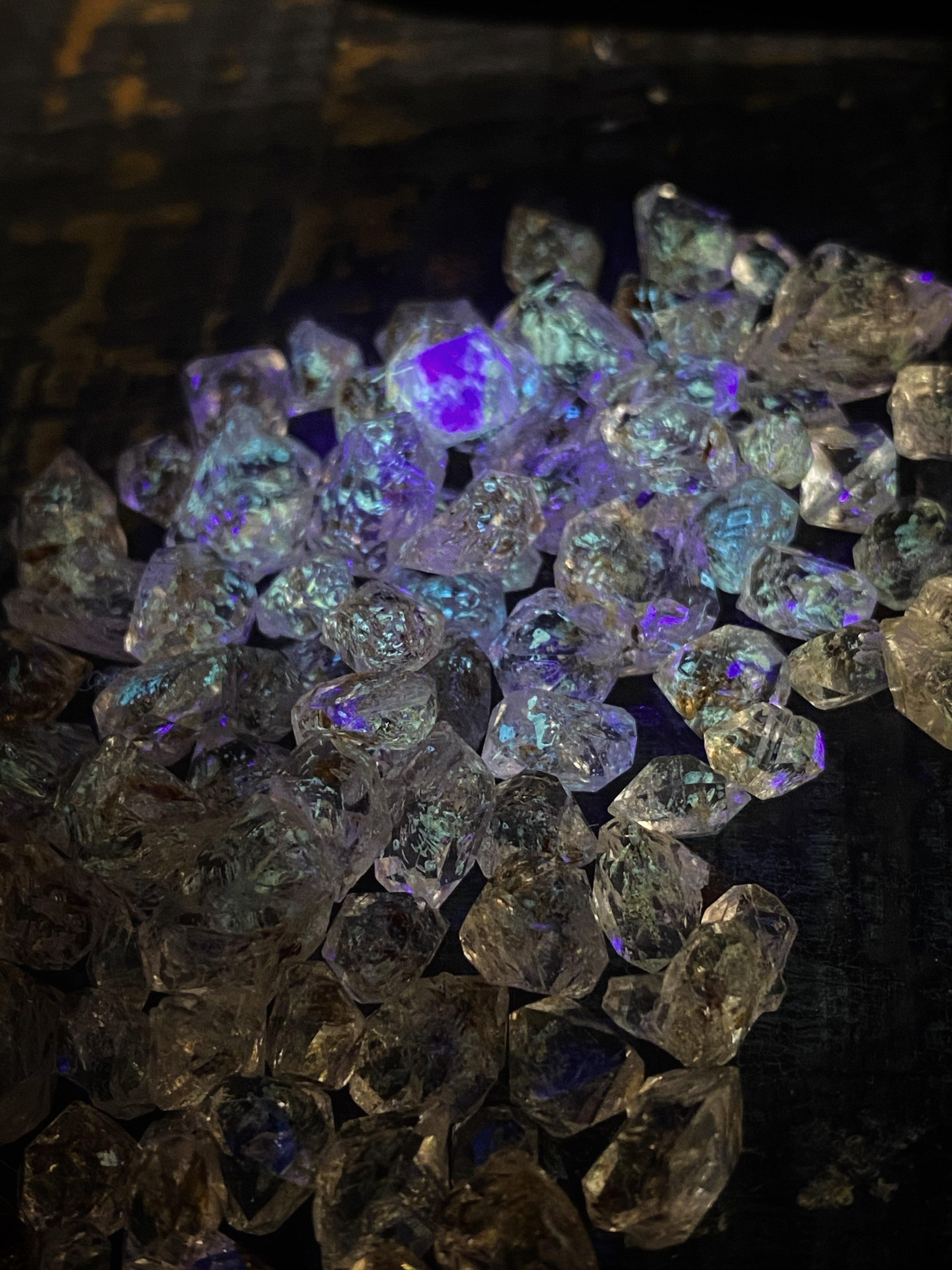 Black Carbon (fluorescent) Petroleum Herkimer-like Diamond Quartz (Enhydro) - Keven Craft Rituals
