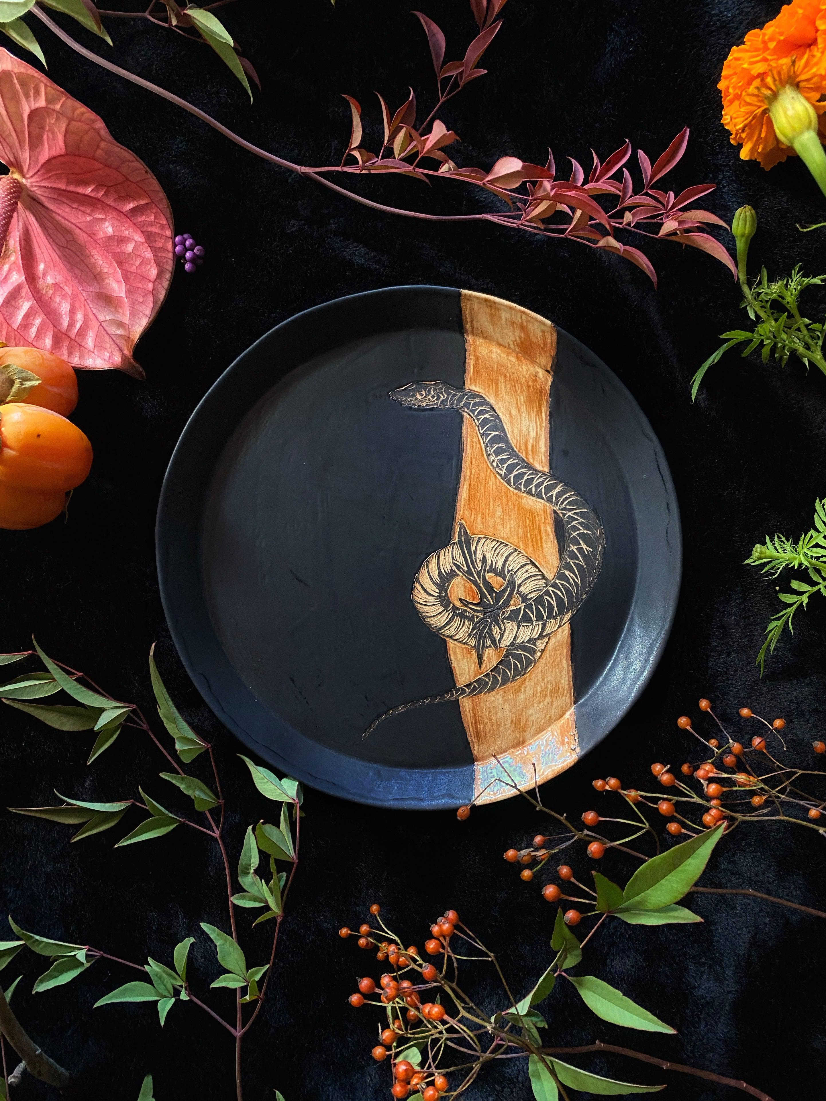 Matte Black w/ Wood Texture Plates and Dinnerware - Keven Craft Rituals