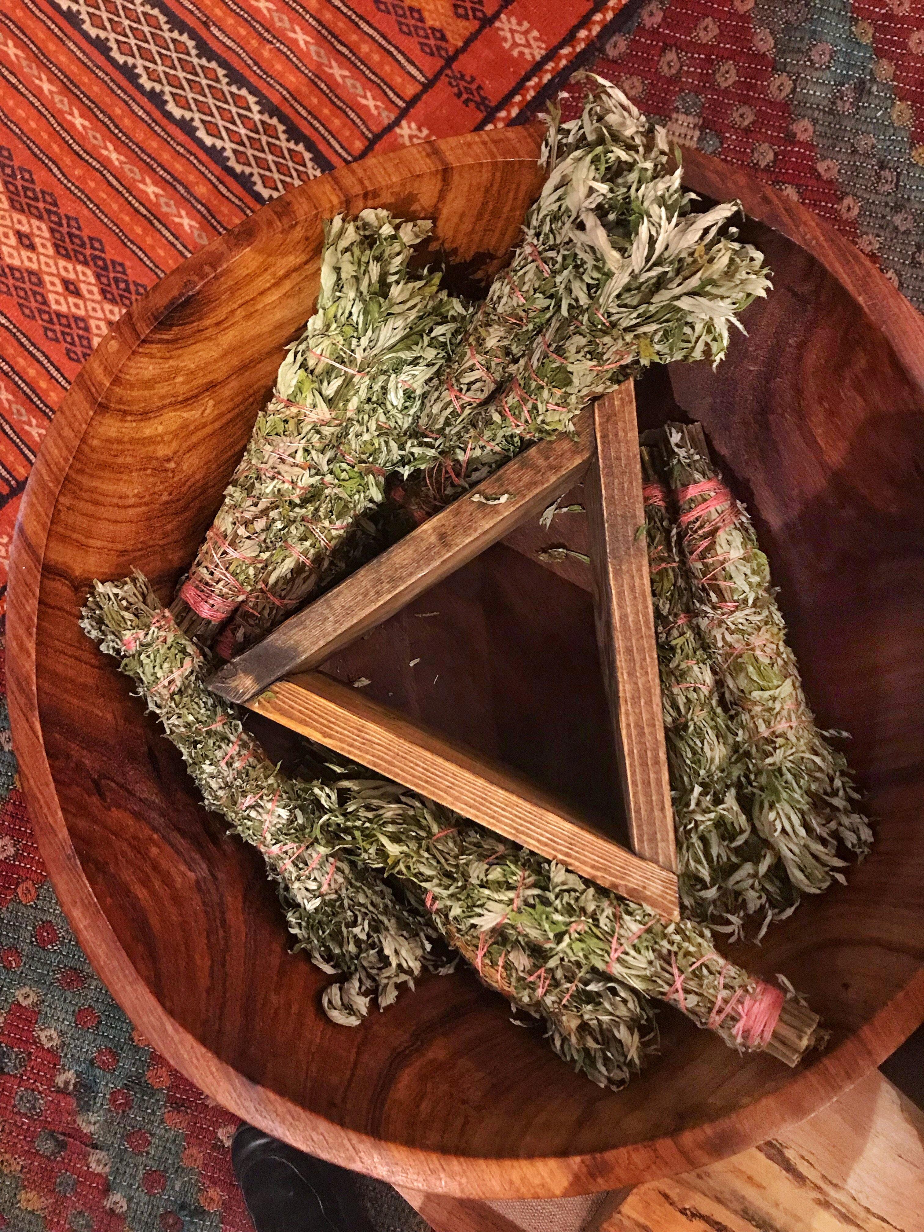 (Large) Cedar, White Sage, Blue Sage, Mugwort, Yerba Santa, etc. - Sage/Cleansing/Saining Bundles - Keven Craft Rituals