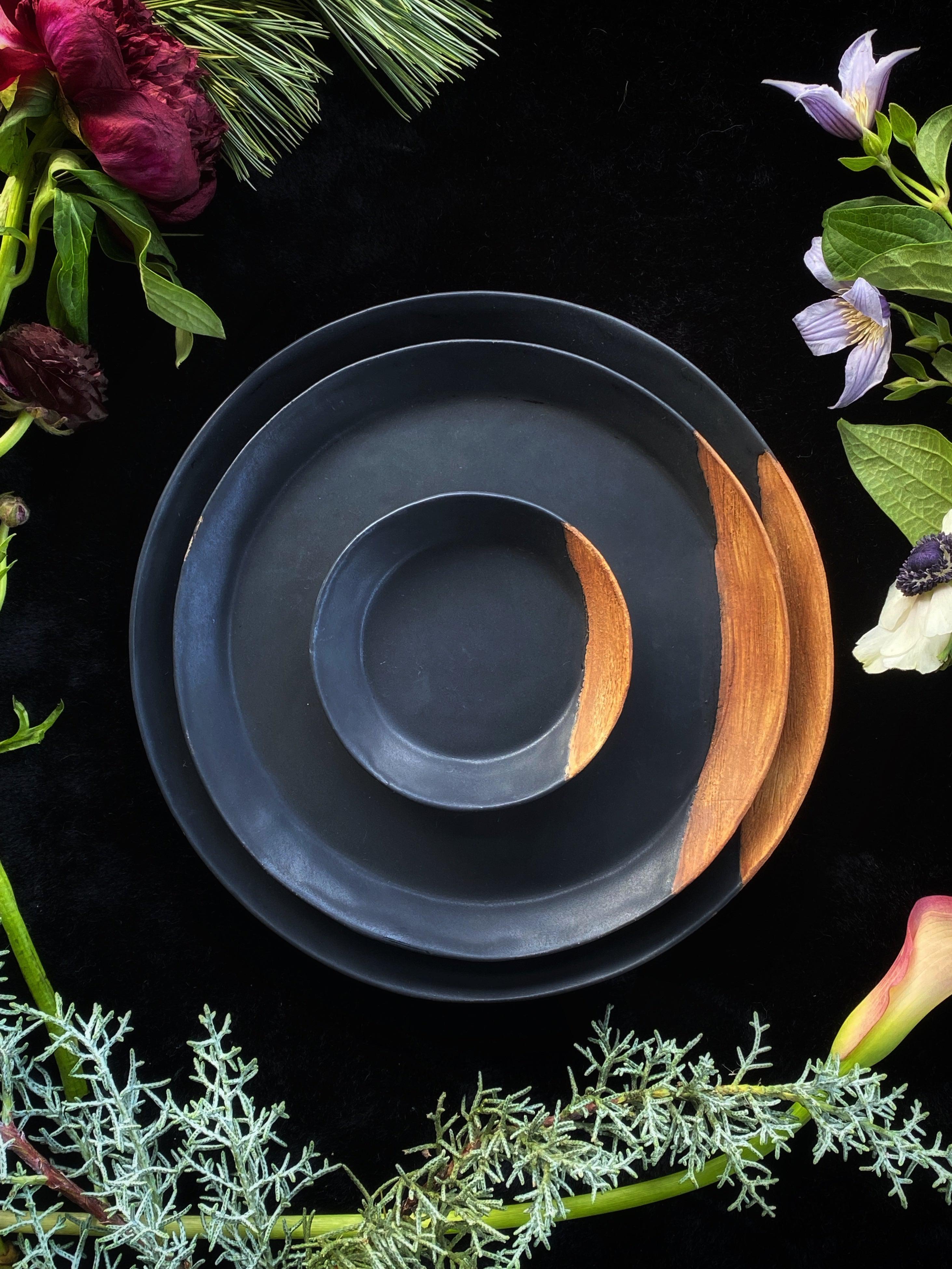 Matte Black w/ Wood Texture (Circular) Plates and Dinnerware - Keven Craft Rituals