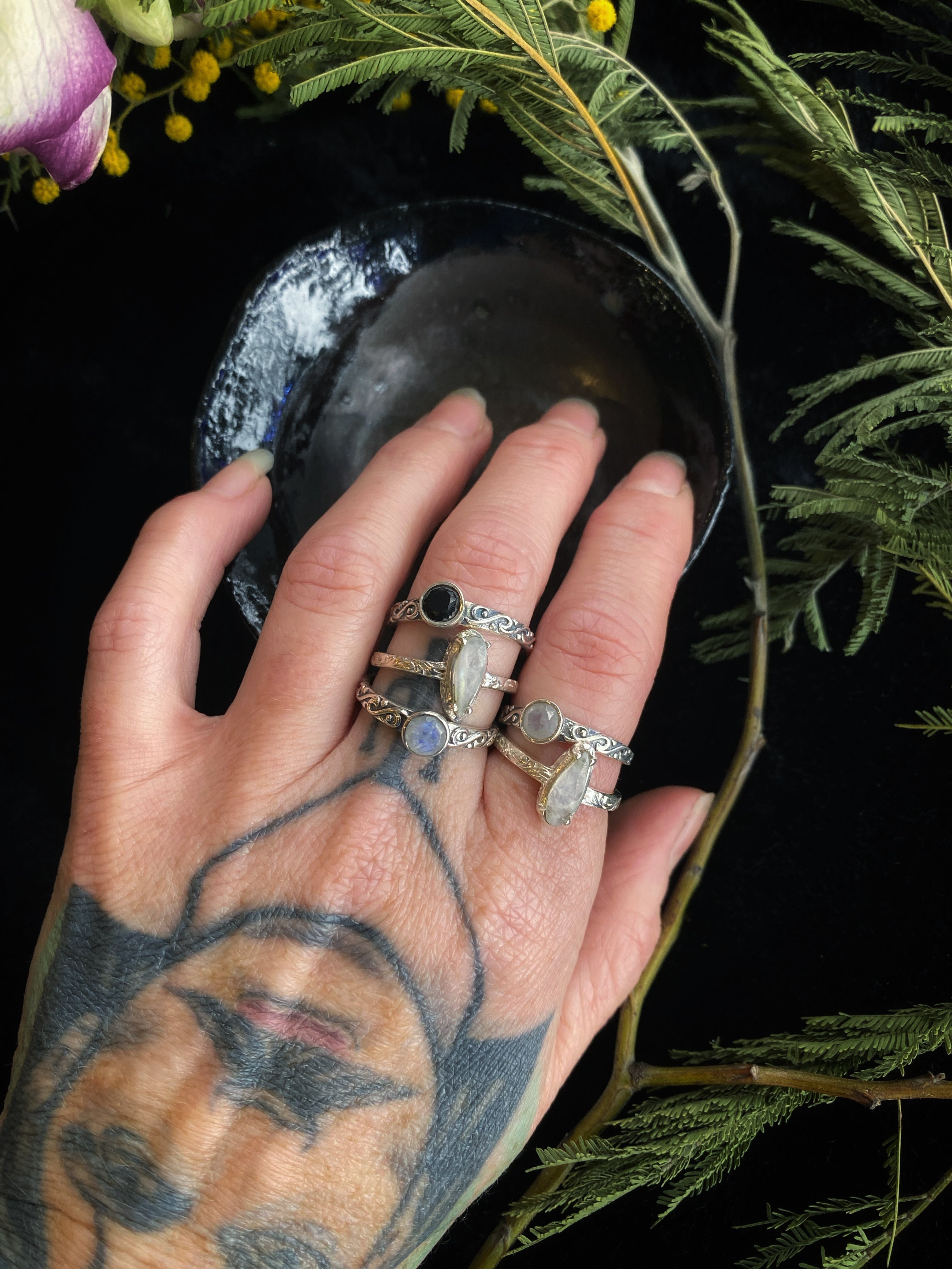 Stackable Filagree Ring w/ Rainbow Moonstone - US 6-7